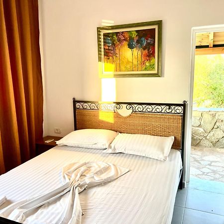 Jardin Miraculeux Hotel Himare Luaran gambar